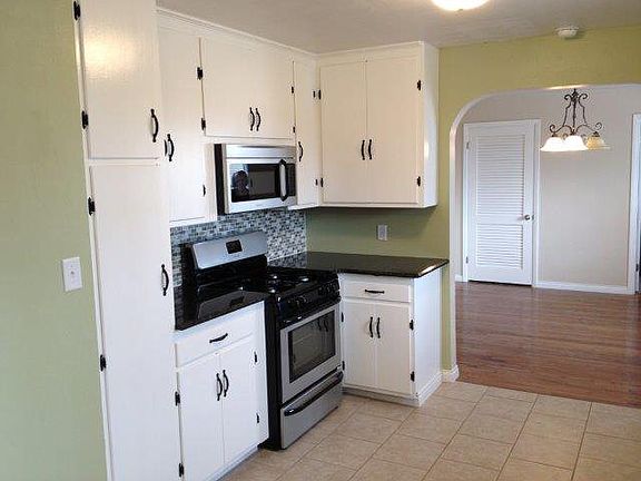 3rd image of 4138 E 4th St
