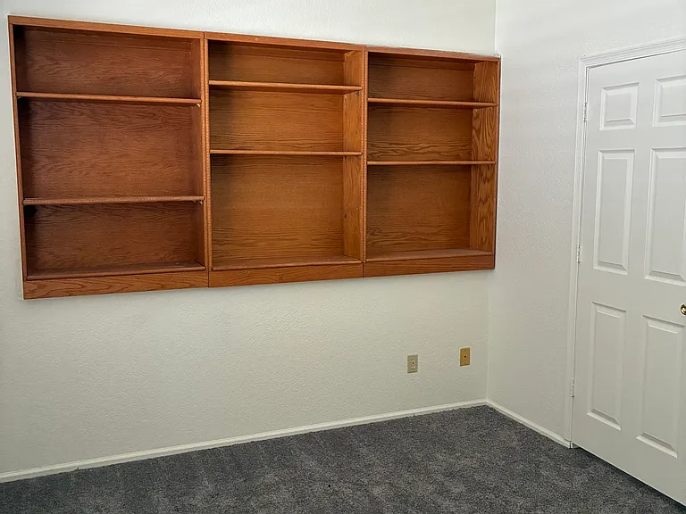 1425 N San Joaquin Dr — Photo 11