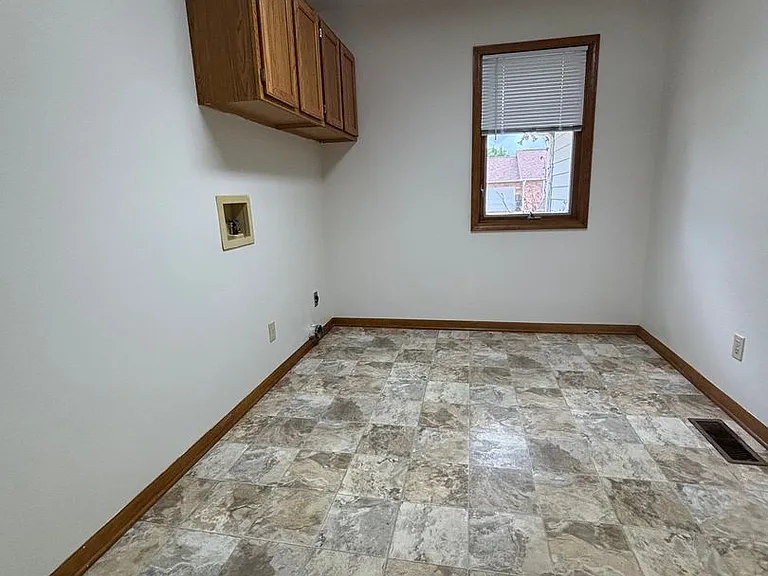 300 Dover Dr — Photo 10