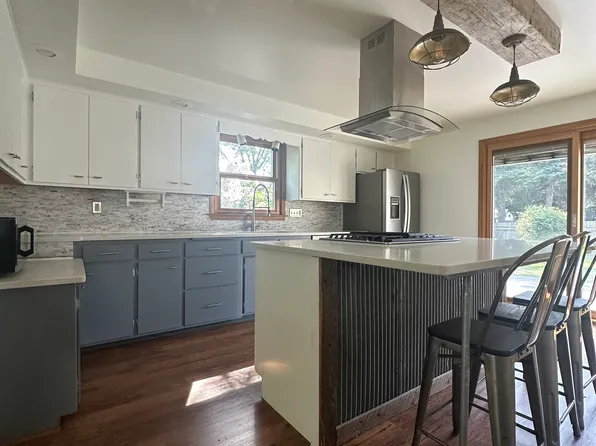 3044 Lawndale Dr, Green Bay, WI 54311