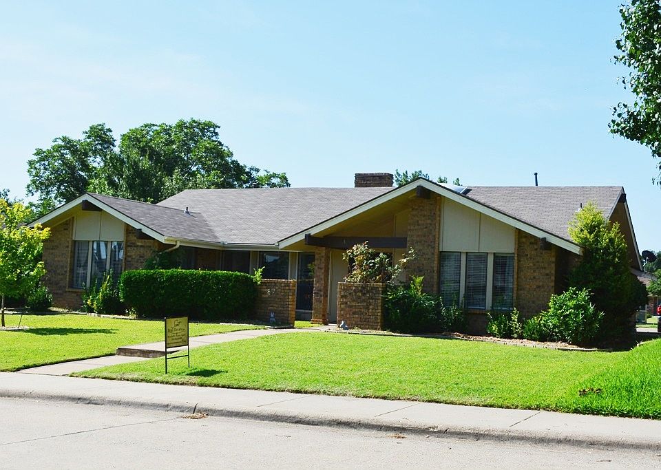 1st image of 1922 Sussex Dr