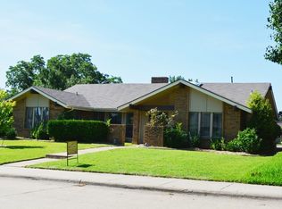1922 Sussex Dr, Carrollton, TX 75007