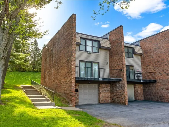57 Chestnut Hls, New Hartford, NY 13413