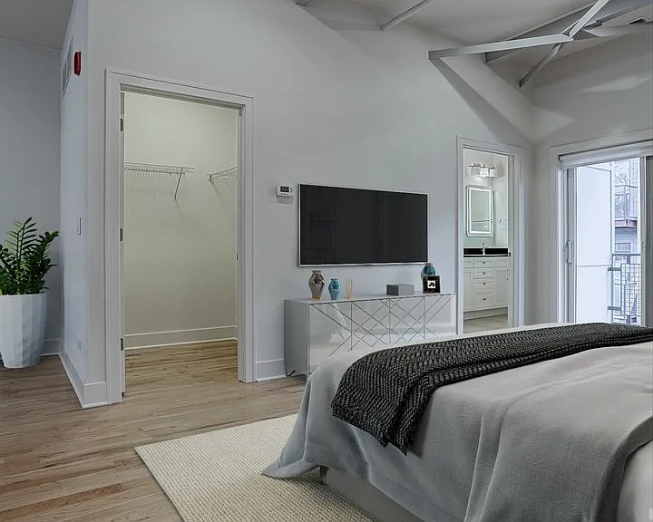 2100 Greenwood St #203 — Photo 6