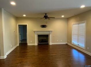 111 Fawn Forest Dr, New Market, AL 35761