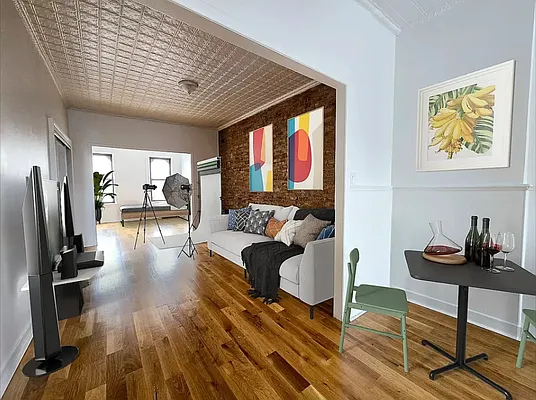 1525 Gates Avenue #2R