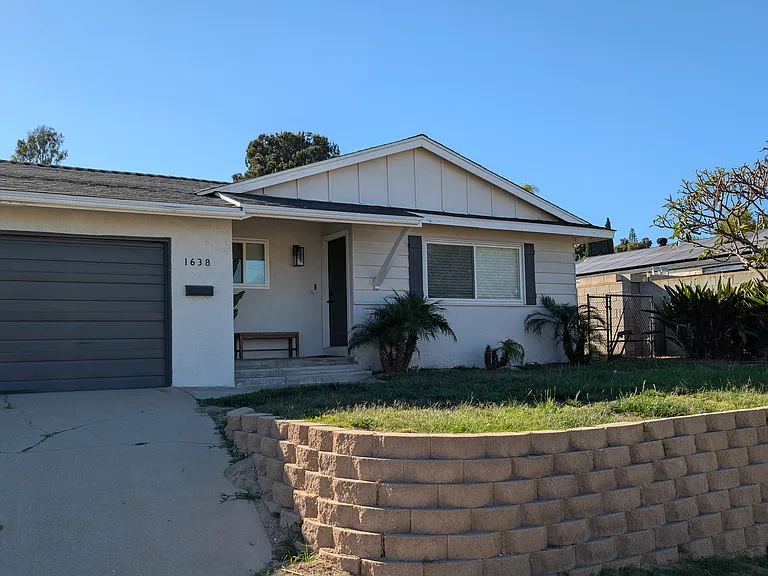 1638 Dartmoor Dr — Photo 1