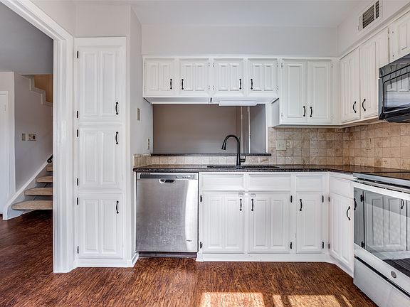 4th image of 333 Melrose Dr APT 14D