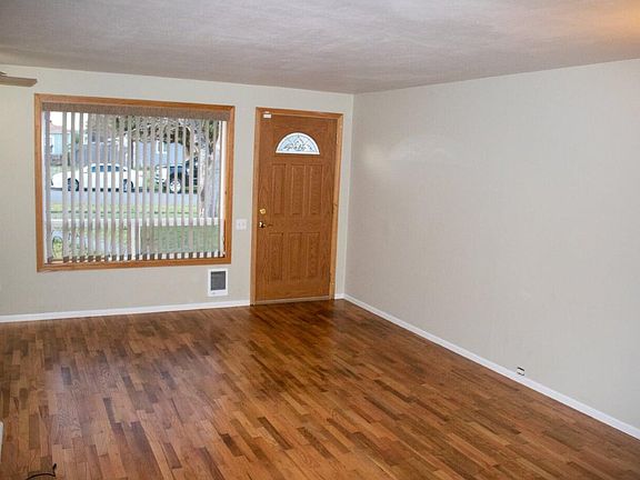 2nd image of 4910 N 15th St