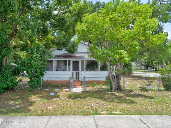 2 N OAKRIDGE Avenue, Green Cove Springs, FL 32043