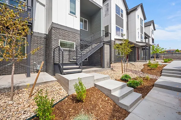 4037 Ascend Grv — Photo 46
