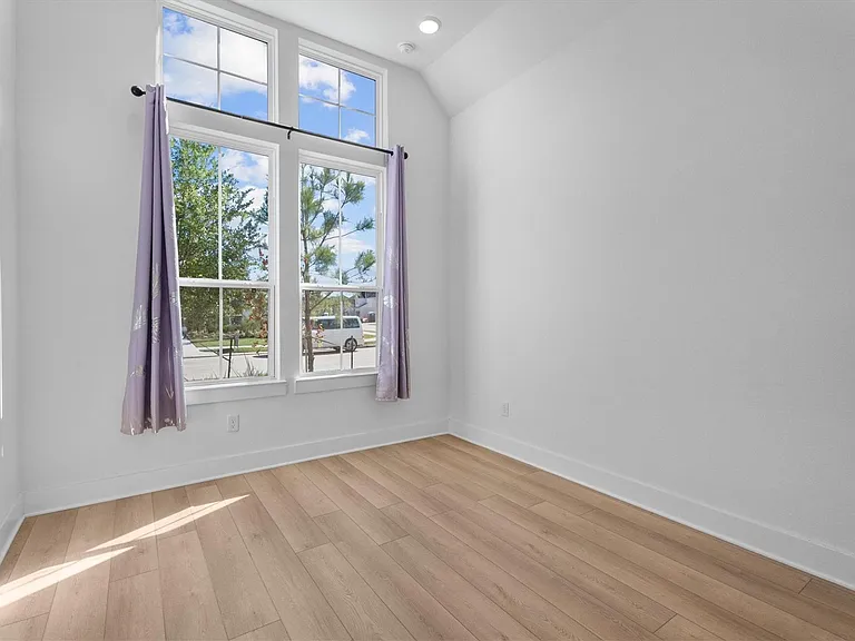 5030 Valley Wind Ct — Photo 6