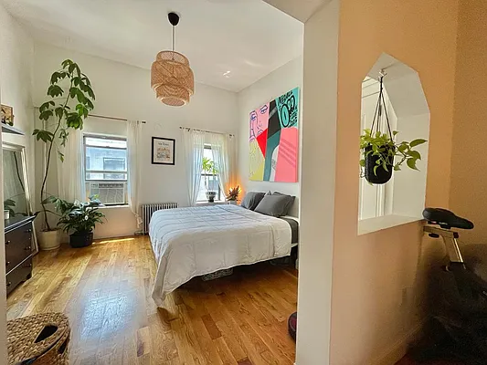 Rented by Lodger Corp | media 37