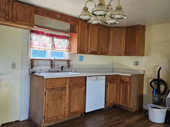 10525 Green Ave, Grant, MI 49327