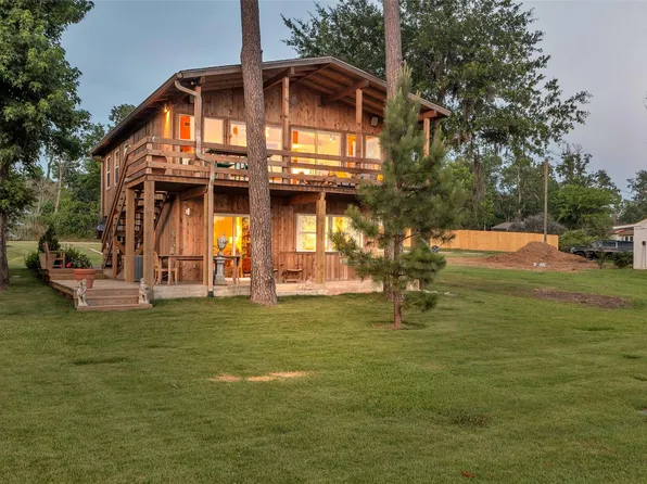 784 W Cattle Dr, Onalaska, TX 77360