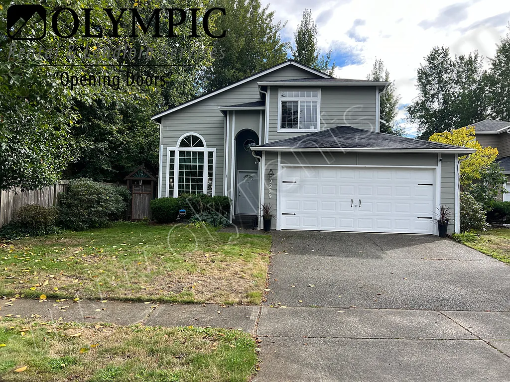 3 bed/2.5 bath home in Tumwater's Lakeside Estates w/ Lake Access & AC — Photo 2