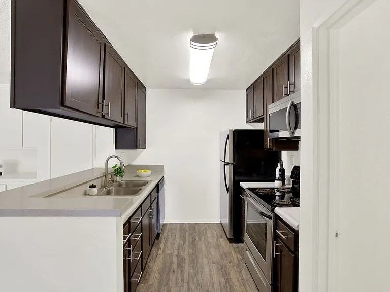Monterra Ridge Apartments — Photo 1