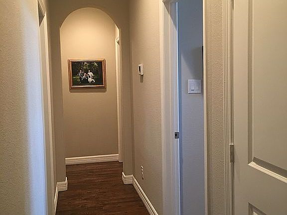 Hall - guest rm /master bdrm