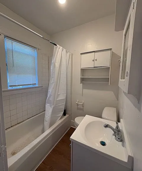 34 N Marguerita Ave — Photo 5