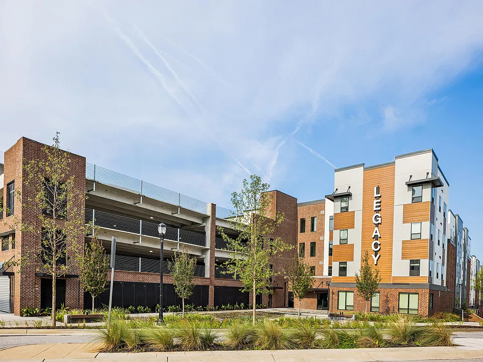Building Photo 4
