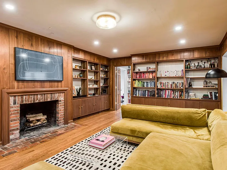 1745 Kingsbury Dr — Photo 29