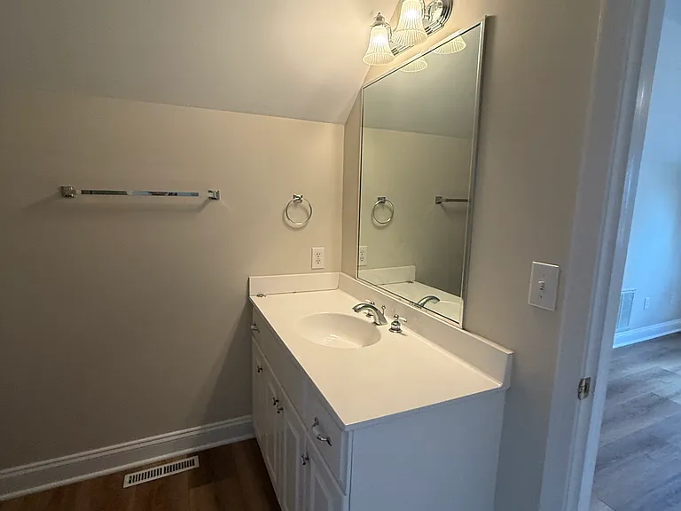 upstairs full bath for primary bedroom