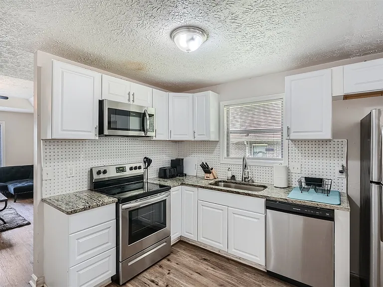 1091 Summer Brook Rd — Photo 13