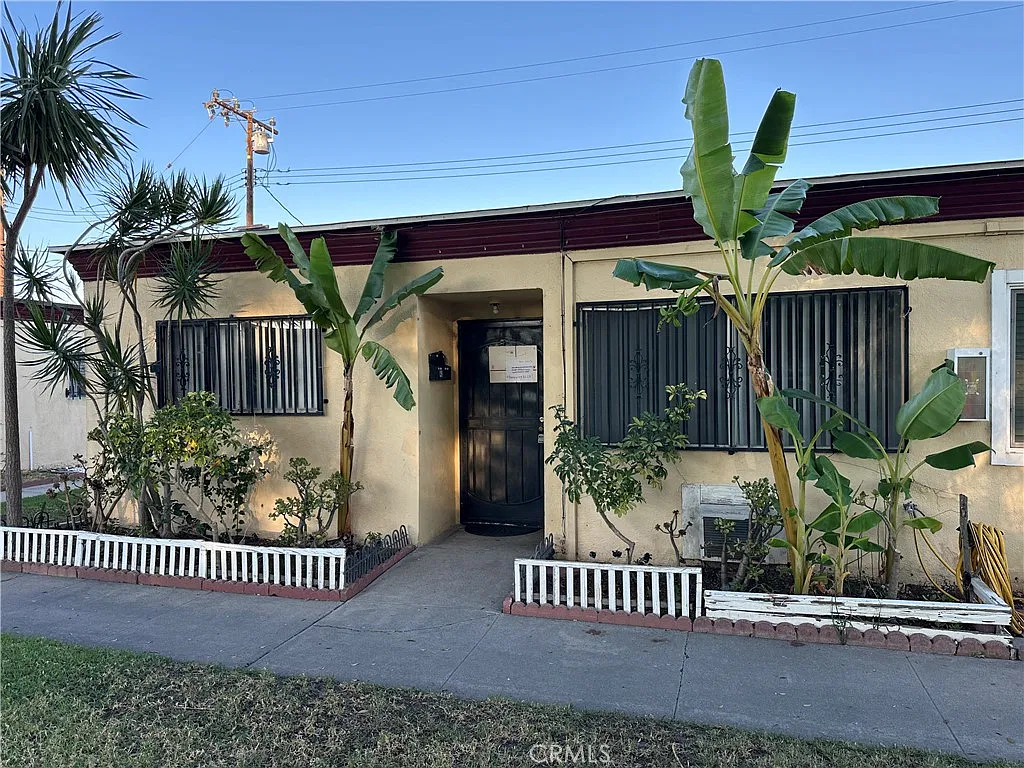 2 bed, 921 sqft, $2,680 — Photo 1