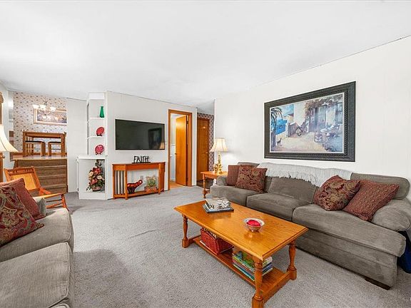 4th image of 1455 Holland Ave