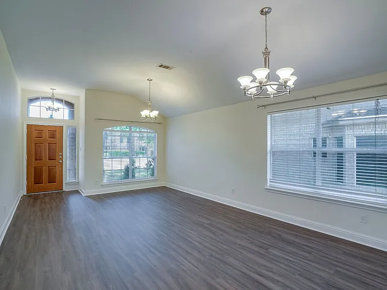 17004 Bishopsgate Dr — Photo 9
