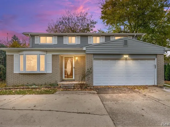 17253 Lincoln Dr, Southfield, MI 48076