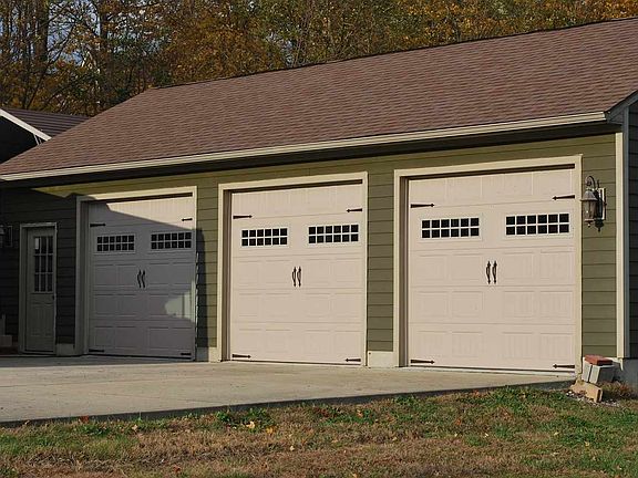 3rd image of 4046 Rylandtrace Dr