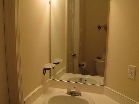 1st floor 1/2 bath