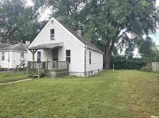 1207 S 12th St, Pekin, IL 61554