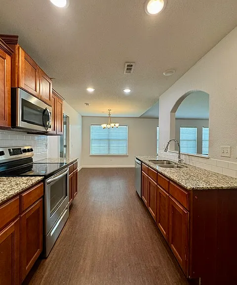 508 Eagle Dr NE — Photo 9