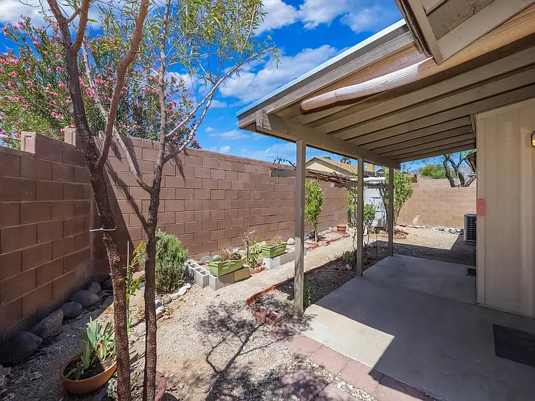 10043 E Bryonwood Ln — Photo 24