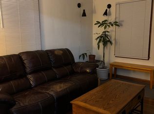 805 E Market St APT 2, Bloomington, IL