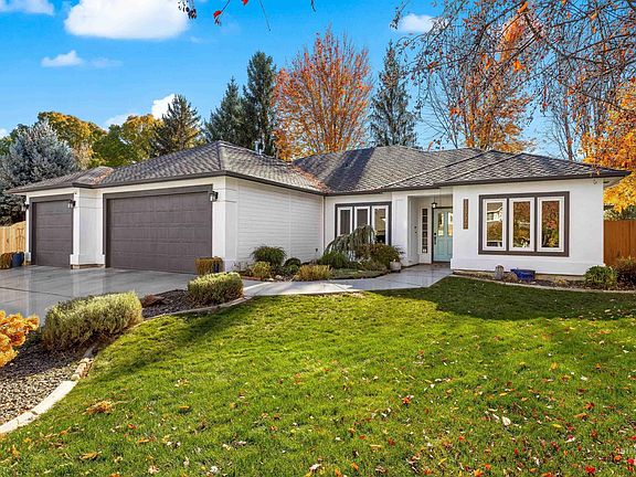 3rd image of 12777 W Goldenbrook Ct