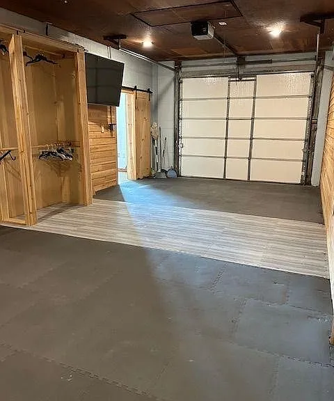 633 N Commercial St — Photo 12