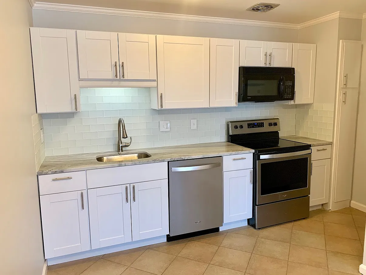125 E Forteen Mile Rd — Photo 1