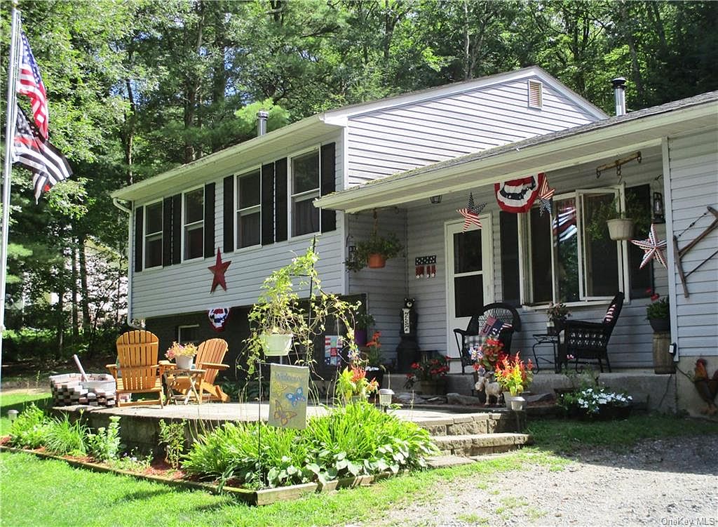 719 Peenpack Trl, Sparrow Bush, NY 12780 Zillow