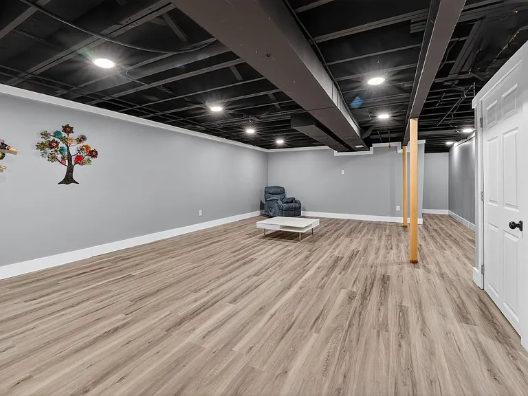 45925 Ashwood Ln — Photo 18