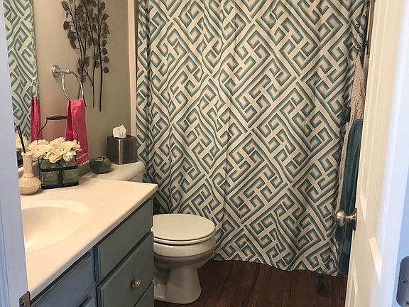 Upstairs bathroom 