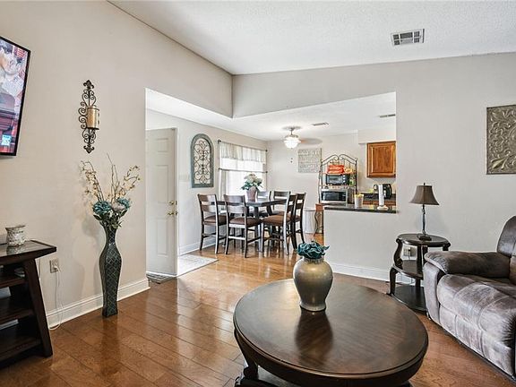5th image of 7563 Briarheath Dr