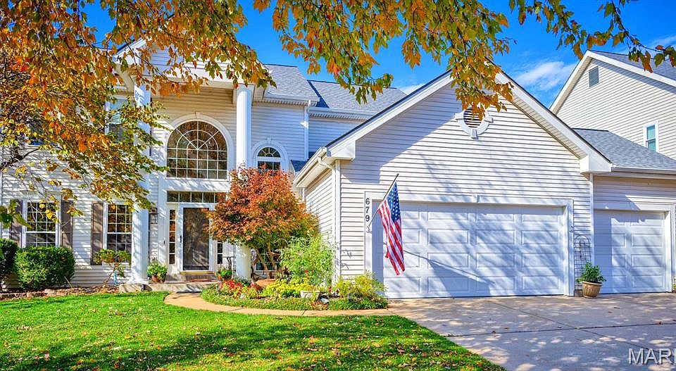 1st image of 679 Vista Hills Ct