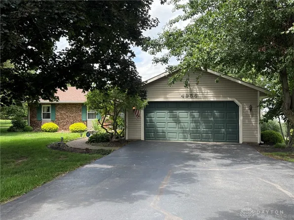 4956 E County Line Rd, Springfield, OH 45502