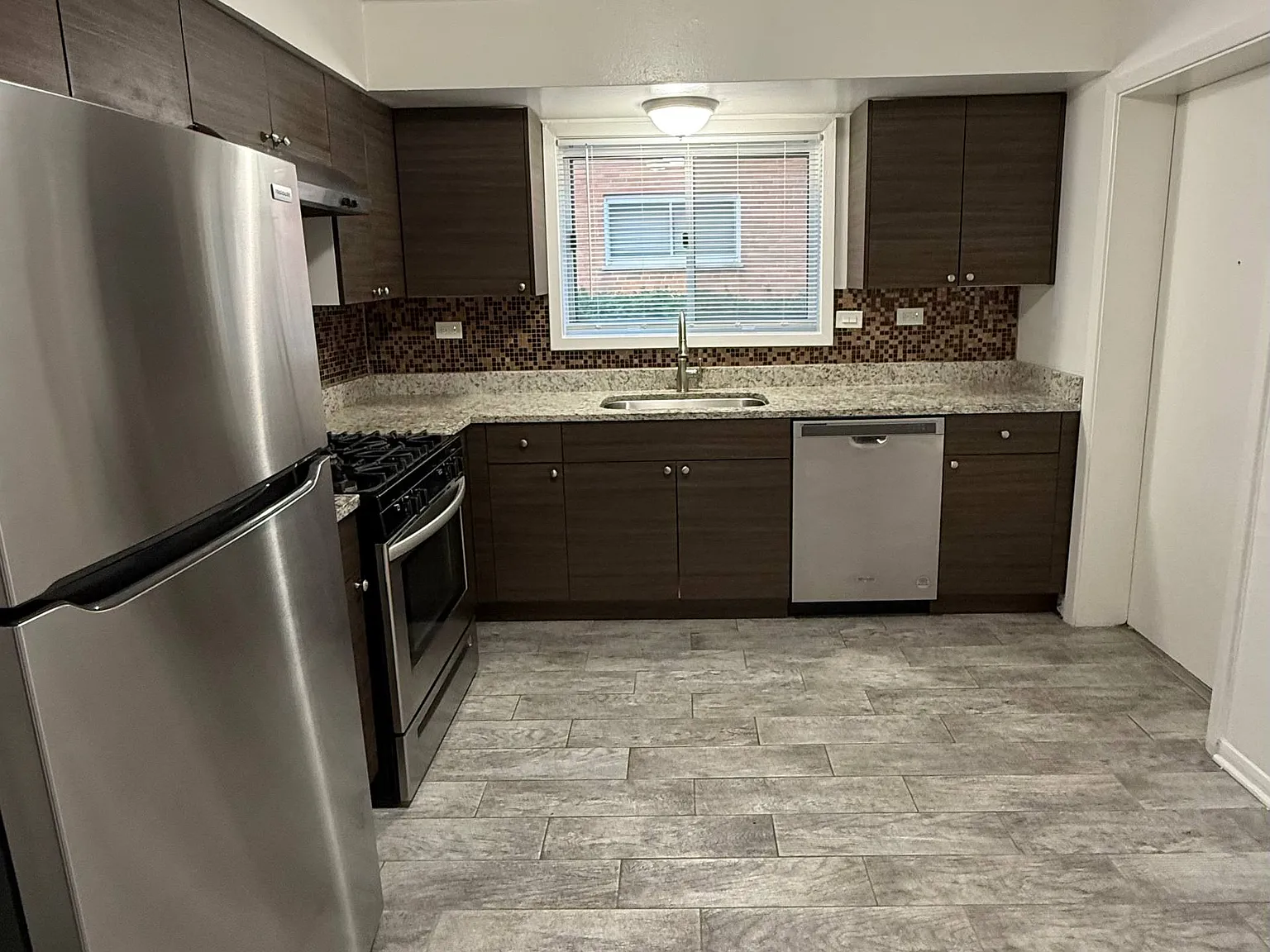2 bed, $1,950 — Photo 4