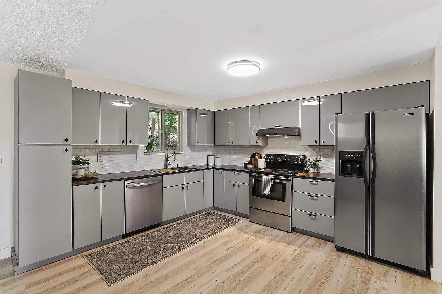 3 bed, 1580 sqft, $2,600 — Photo 3