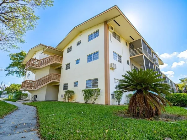 16790 NE 14th Ave APT 215, North Miami Beach, FL 33162