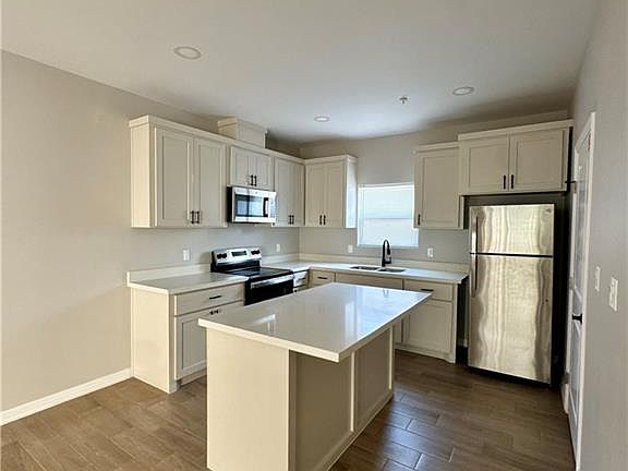 4th image of 720 Ragland St Unit 9
